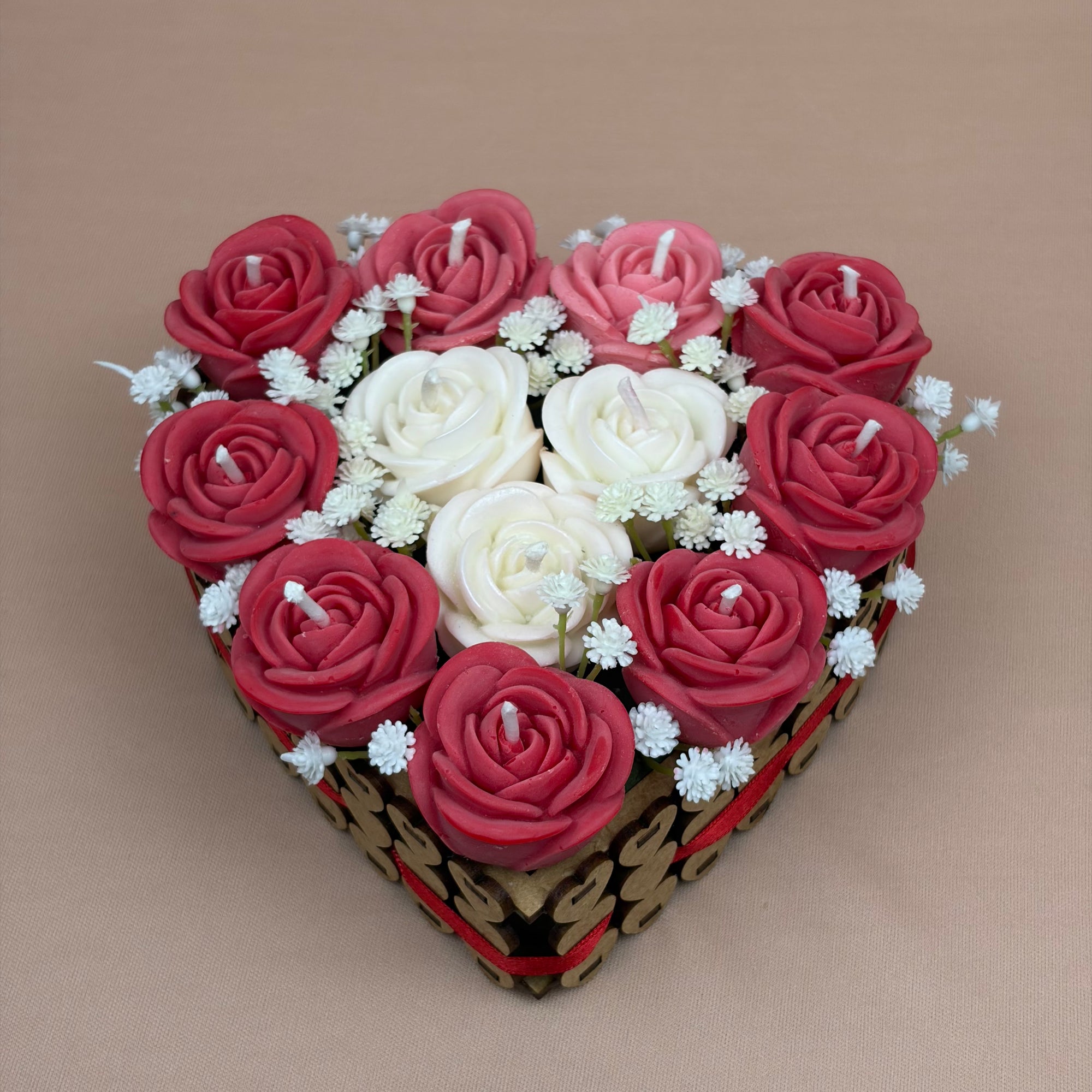 Arranjo Aromático Coração com Rosas 160 Gramas