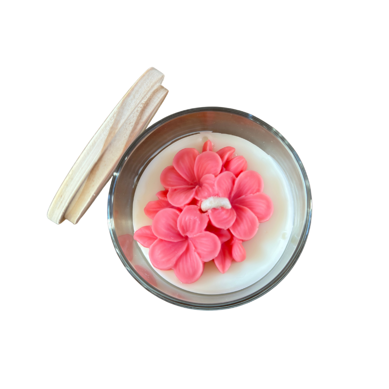 Vela Aromática de 80 Gramas em Copo com tampa de Madeira - Flor Hortência
