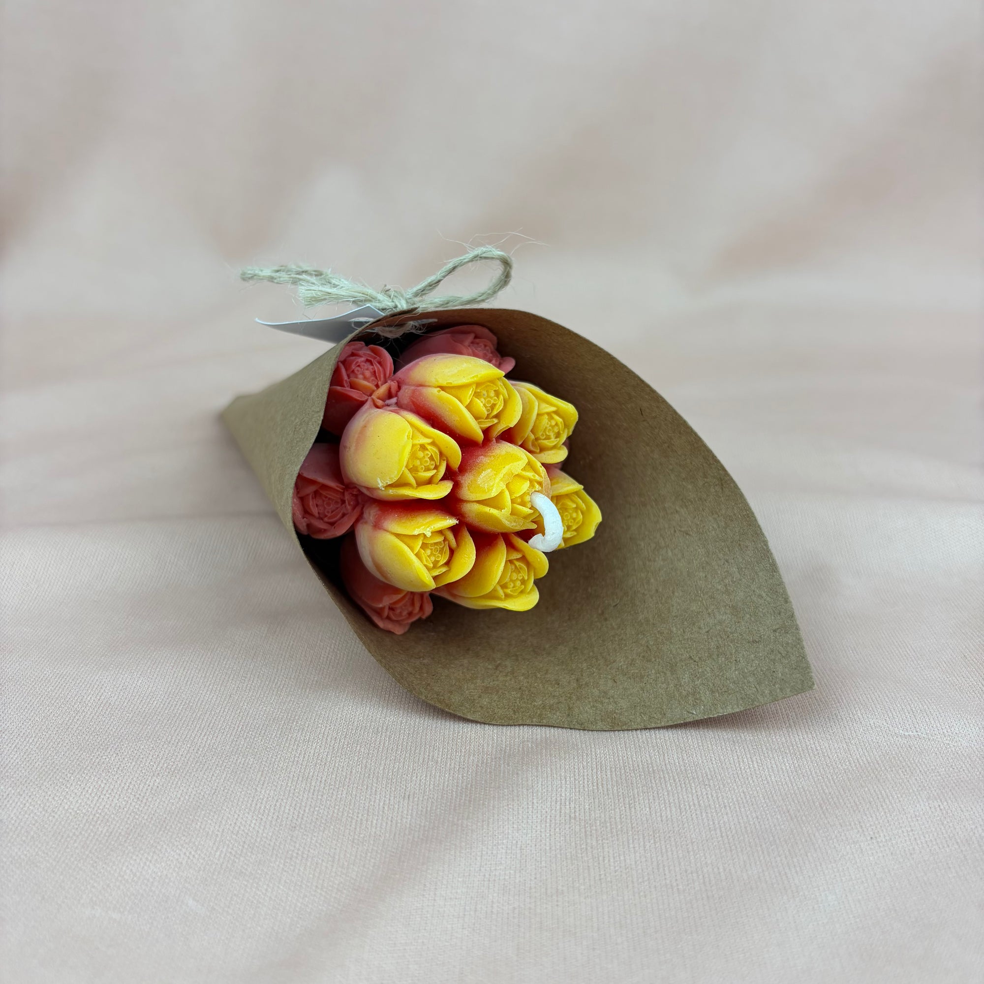 Vela Aromática Desmoldada Buquê de Tulipas 70 Gramas