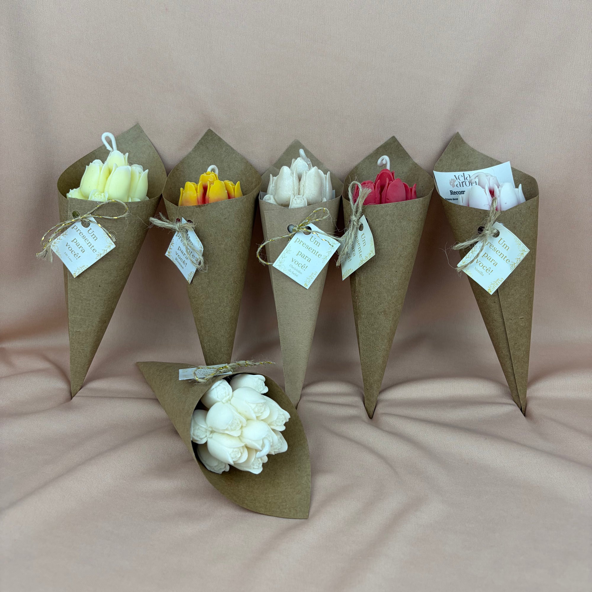 Vela Aromática Desmoldada Buquê de Tulipas 70 Gramas