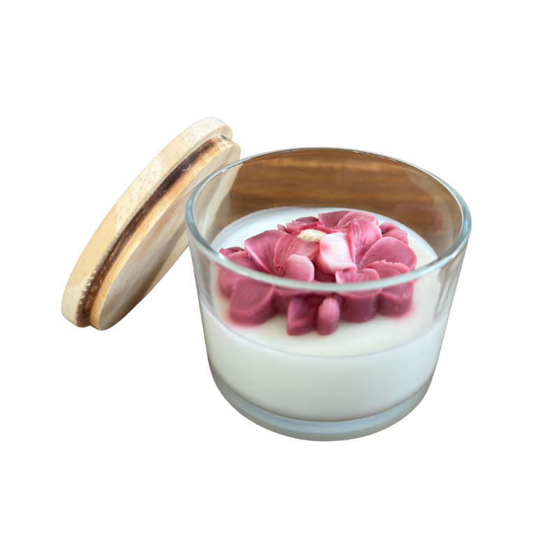 Vela Aromática de 80 Gramas em Copo com tampa de Madeira - Flor Hortência