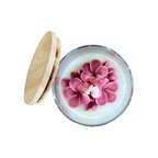 Vela Aromática de 80 Gramas em Copo com tampa de Madeira - Flor Hortência