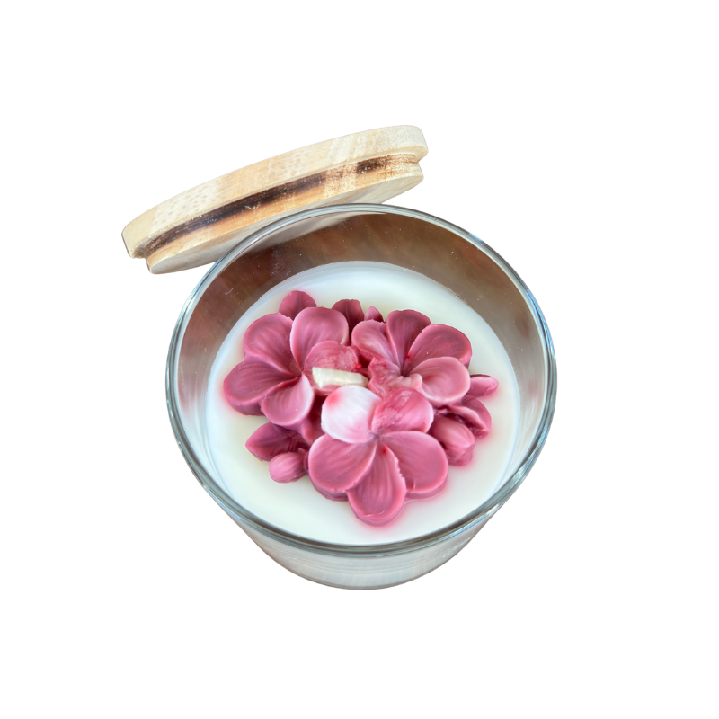 Vela Aromática de 80 Gramas em Copo com tampa de Madeira - Flor Hortência