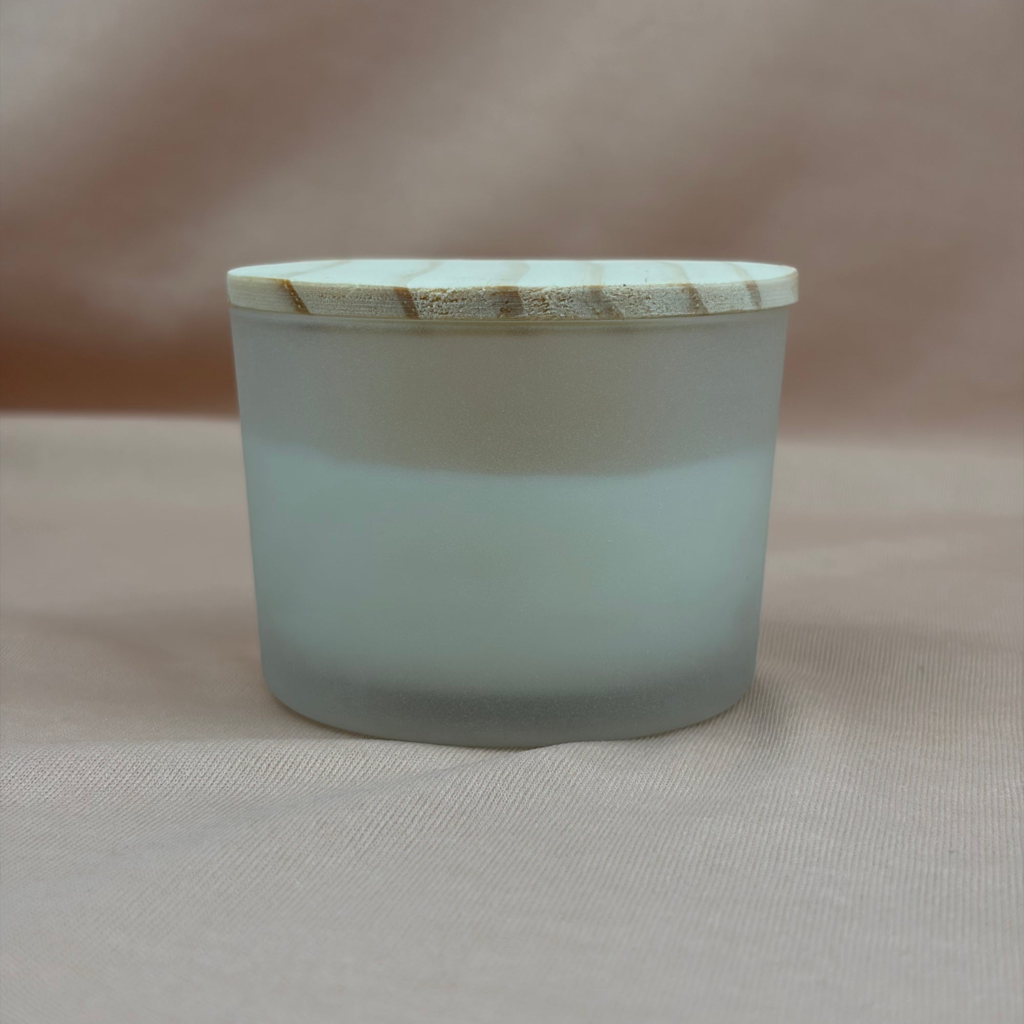 Vela Aromática em Copo de Vidro Fosco com Tampa de Madeira 80 Gramas